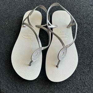 Havaianas sandals size 11/12
